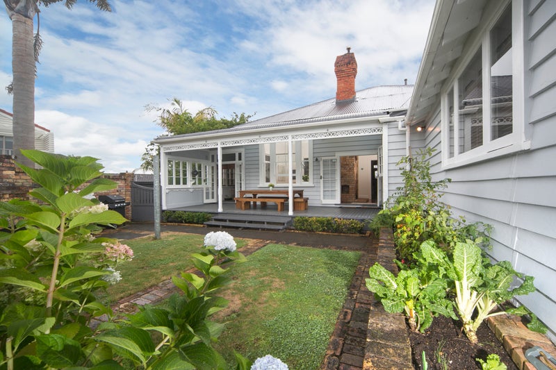 22 Mount Smart Road, Royal Oak, Auckland - Carousel 2