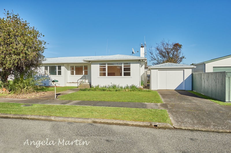 1 Anglesey Place, Awapuni, Palmerston North - Carousel 1