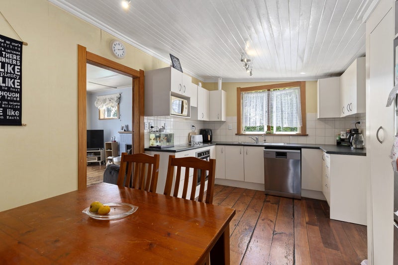 16 Smith Street, Frankton, Hamilton - Carousel 2