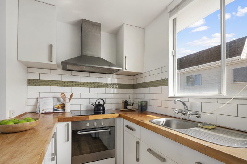 12/76 Freyberg Street, Lyall Bay, Wellington - Carousel 1