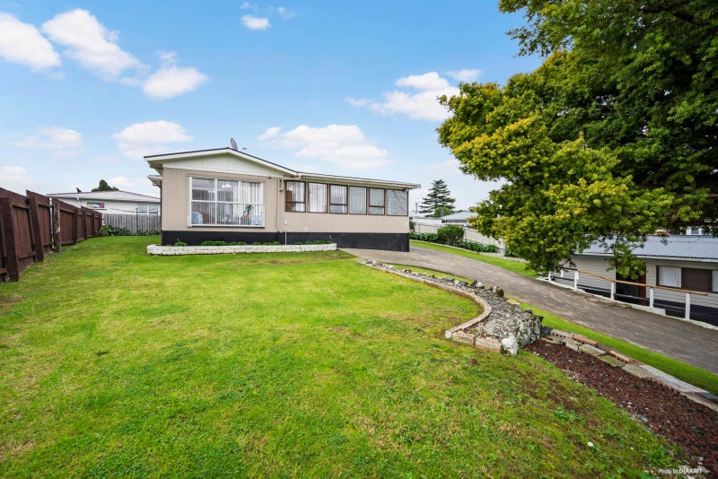 18 Valencia Place, Manurewa, Auckland - Carousel 1