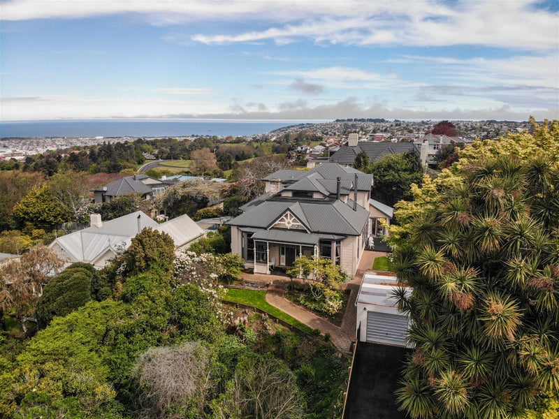 4 Alison Crescent, Belleknowes, Dunedin - Carousel 1
