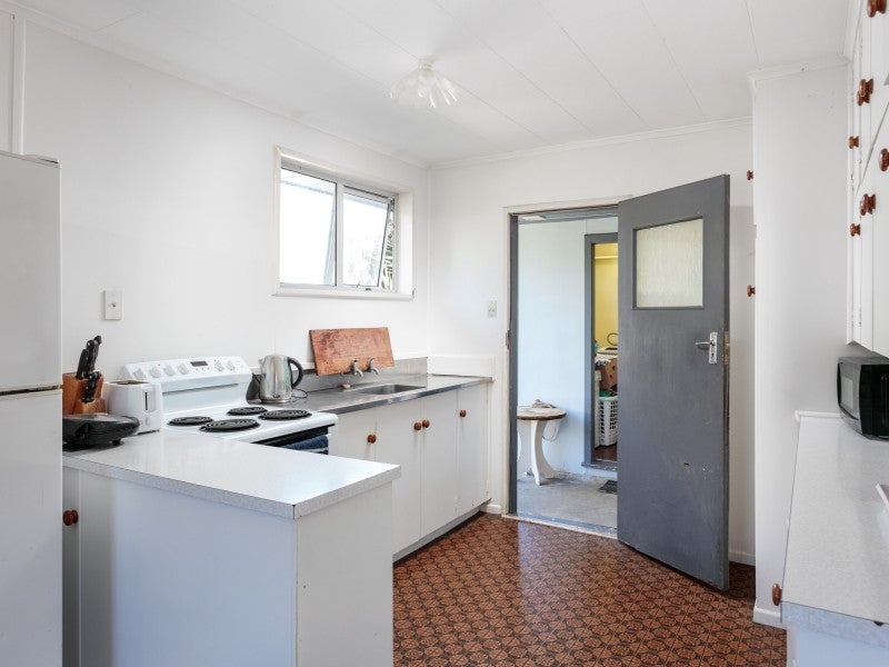 215 Tyndall Road, Outer Kaiti, Gisborne - Carousel 2