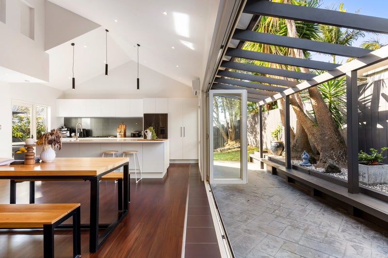 13 Newbury Place, Schnapper Rock, Auckland - Carousel 2