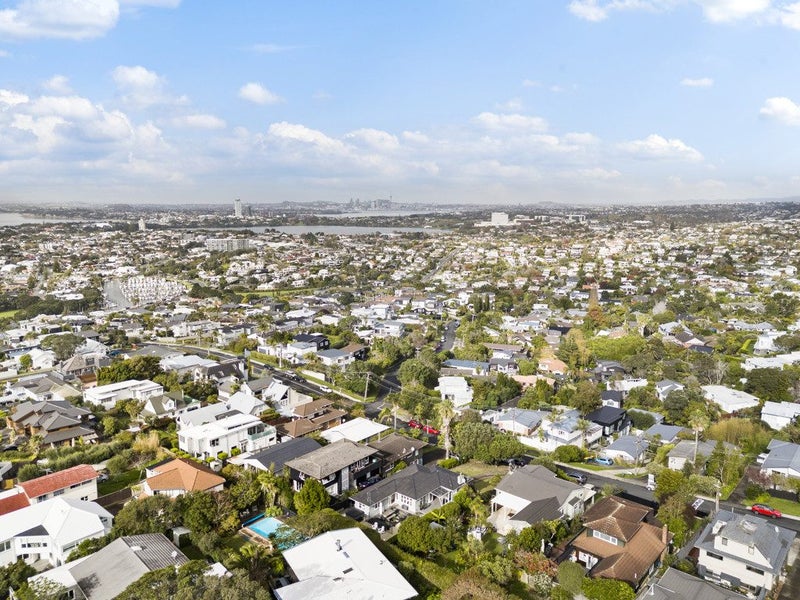 55 Seaview Road, Castor Bay, Auckland - Carousel 30