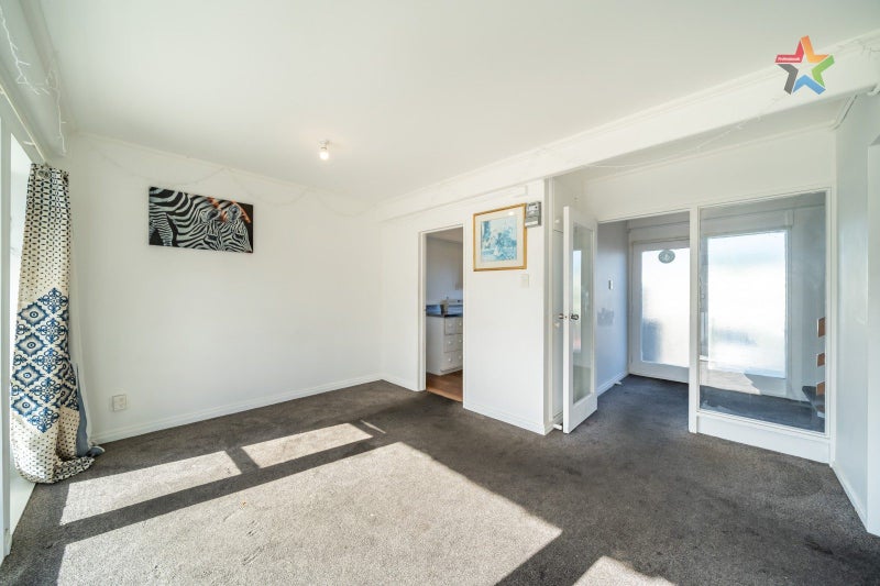 8/19 Britannia Street, Petone, Lower Hutt - Carousel 2