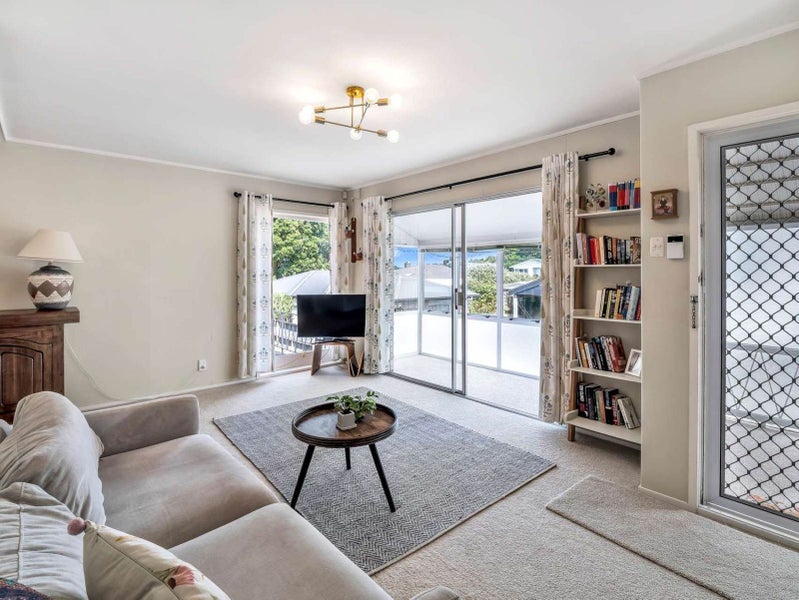 2/53 Trafalgar Street, Onehunga, Auckland - Carousel 1