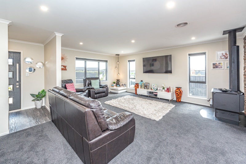 23 Magnolia Crescent, Tawhero, Whanganui - Carousel 2