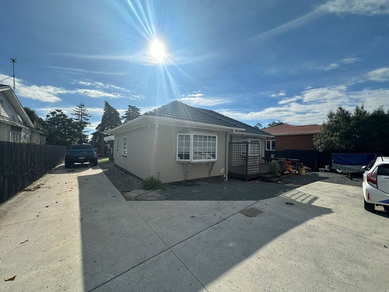 22 Hill Road, Hillpark, Auckland - Carousel 1
