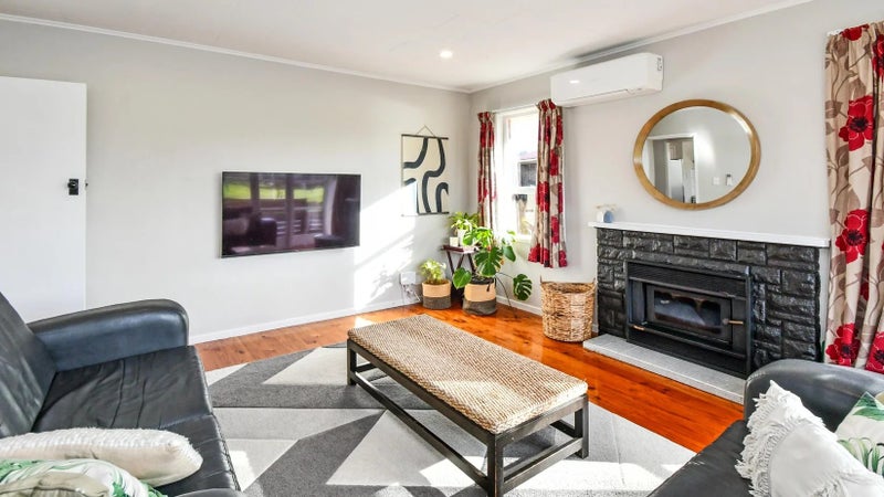 31 Gossamer Drive, Pakuranga Heights, Auckland - Carousel 2