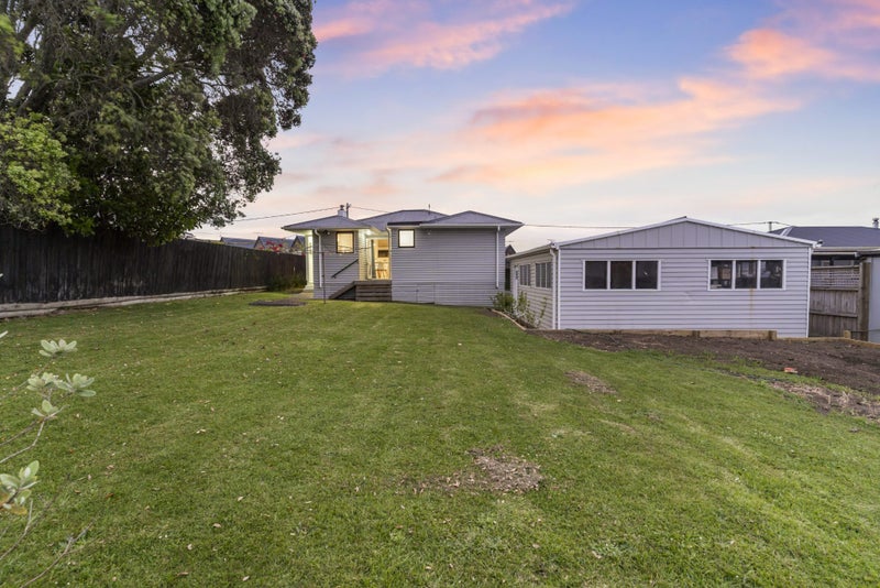27 Waipa Street, Birkenhead, Auckland - Carousel 1