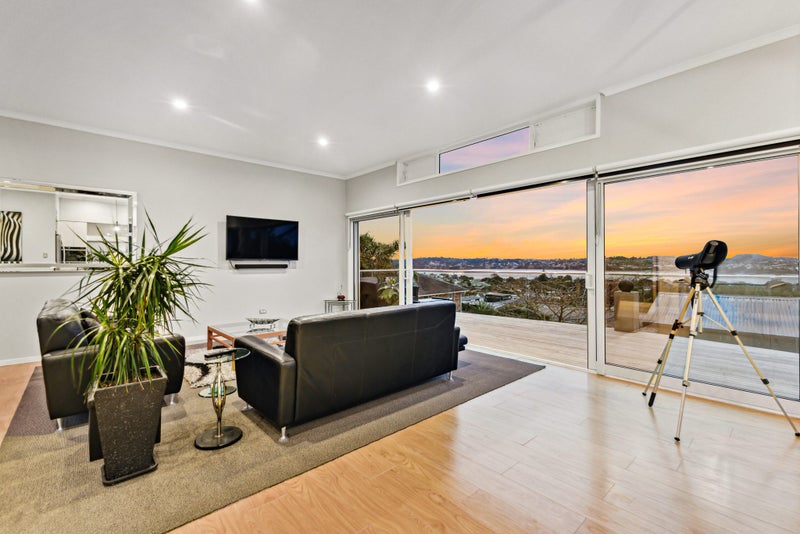 57 Taylor Road, Mangere Bridge, Auckland - Carousel 2