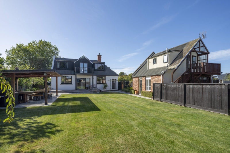 109 Main North Road, Woodend, Woodend - Carousel 1