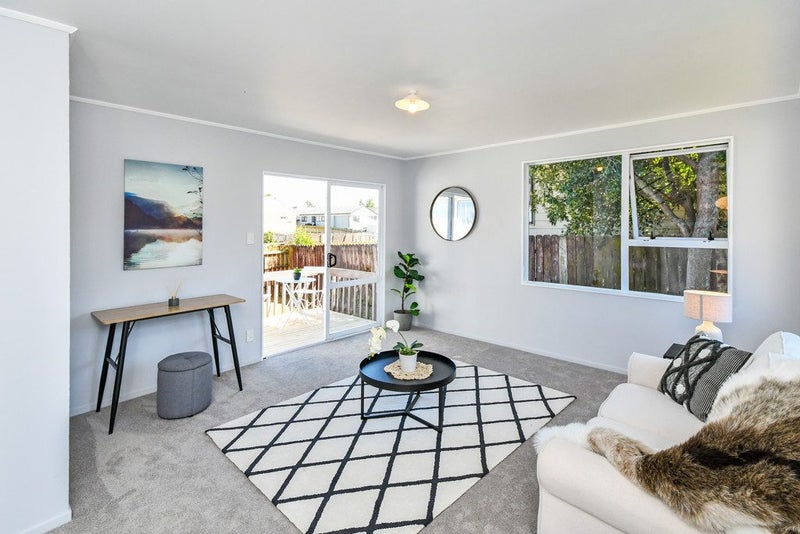 1/18 Silver Creek Road, Weymouth, Auckland - Carousel 2