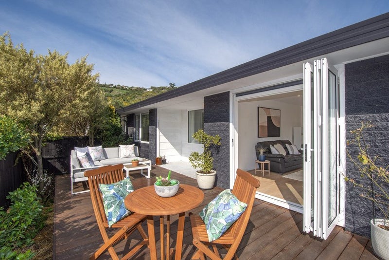 2/16A Bay View Road, Moncks Bay, Christchurch - Carousel 1