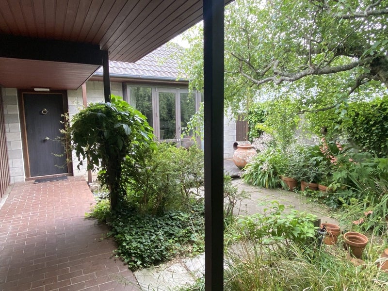 30 Friend Street, Karori, Wellington - Carousel 1