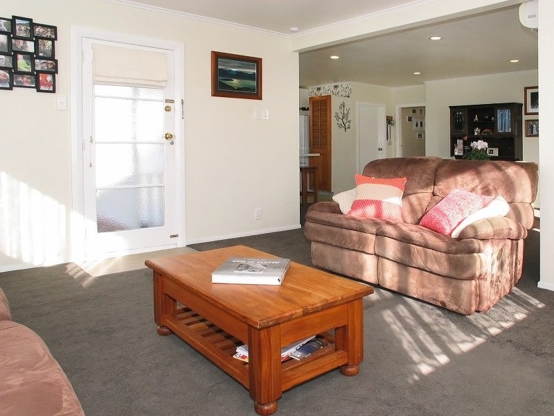 60 Te Pene Avenue, Titahi Bay, Porirua - Carousel 2