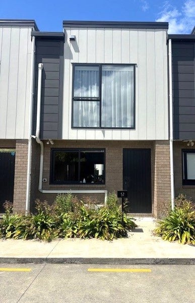 57 Huri Street, Mangere Bridge, Auckland - Carousel 1