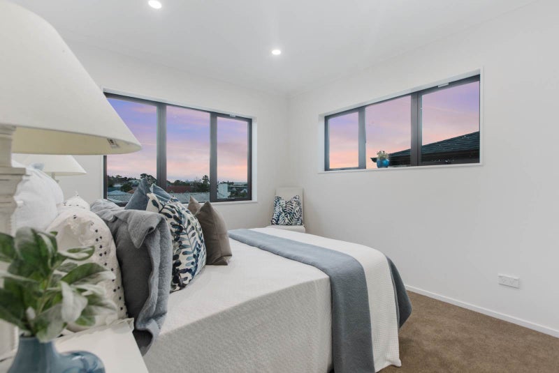 52D Orams Road, Hillpark, Auckland - Carousel 1