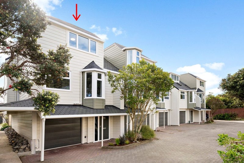 11 Lawson Place, Mount Victoria, Wellington - Carousel 1