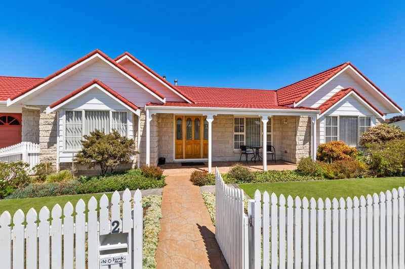 2 Copper Beech Road, Woodend - Carousel 2