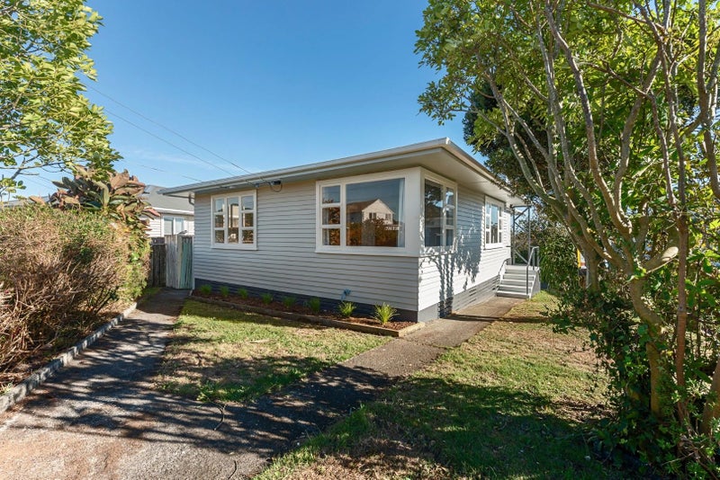 13 Adventure Street, Marfell, New Plymouth - Carousel 2