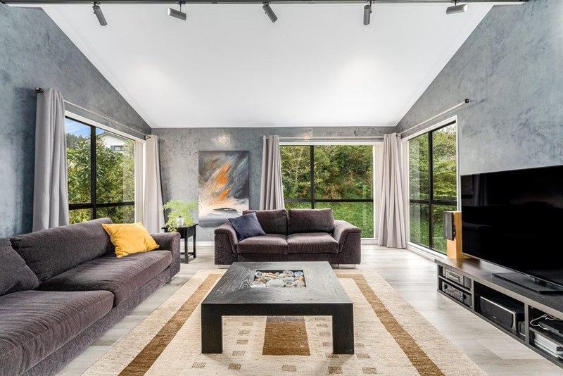 28 Peterhouse Street, Tawa, Wellington - Carousel 2