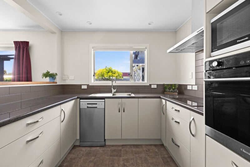 1/46 Gloucester Street, TARADALE, NAPIER - Carousel 2