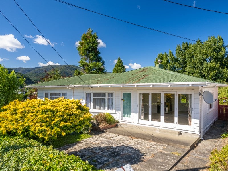 40 Matipo Terrace, Toi Toi, Nelson - Carousel 1