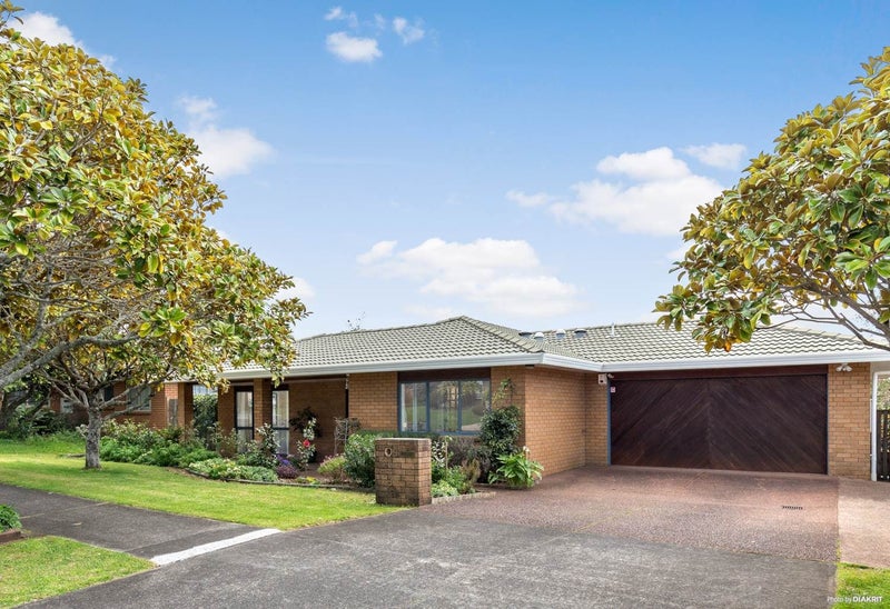 4 Amherst Place, Albany, Auckland - Carousel 1