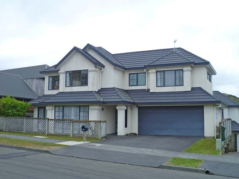 10 Amesbury Drive, Churton Park, Wellington - Carousel 1