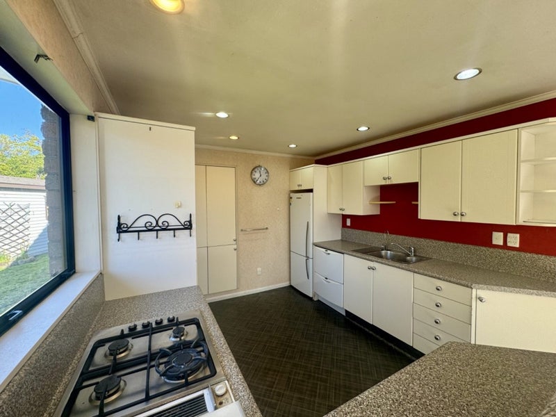 18 Barton Road, Heretaunga, Upper Hutt - Carousel 2