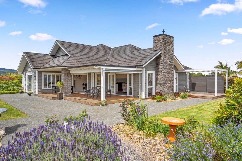 14 Summerfield Way, Parahaki, Whangarei - Carousel 2