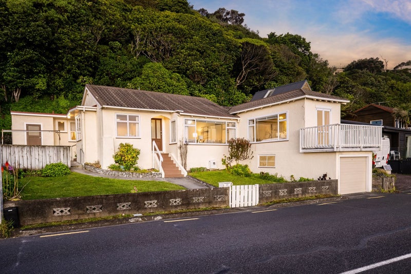 17 Moana Road, Plimmerton, Porirua - Carousel 2