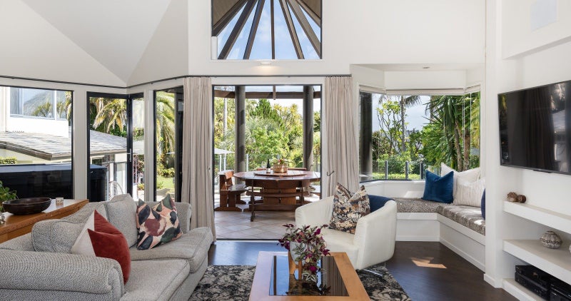 9 Manor Park, Sunnyhills, Auckland - Carousel 2