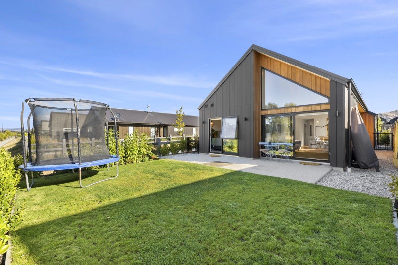 28 Malvern Road, Wanaka - Carousel 2