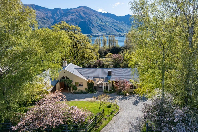 30 Beacon Point Road, Wanaka, Wanaka - Carousel 1