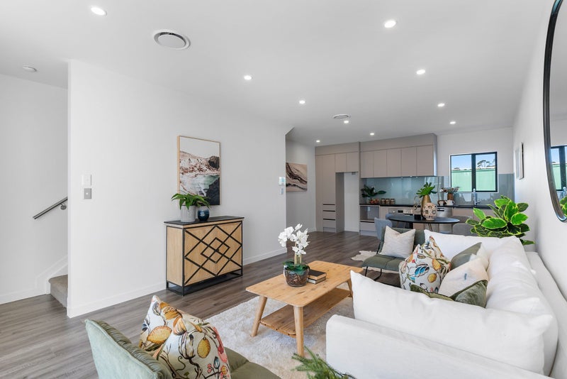 121A Sycamore Drive, Sunnynook, Auckland - Carousel 2