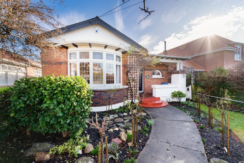 19 Ings Avenue, Saint Clair, Dunedin - Carousel 1