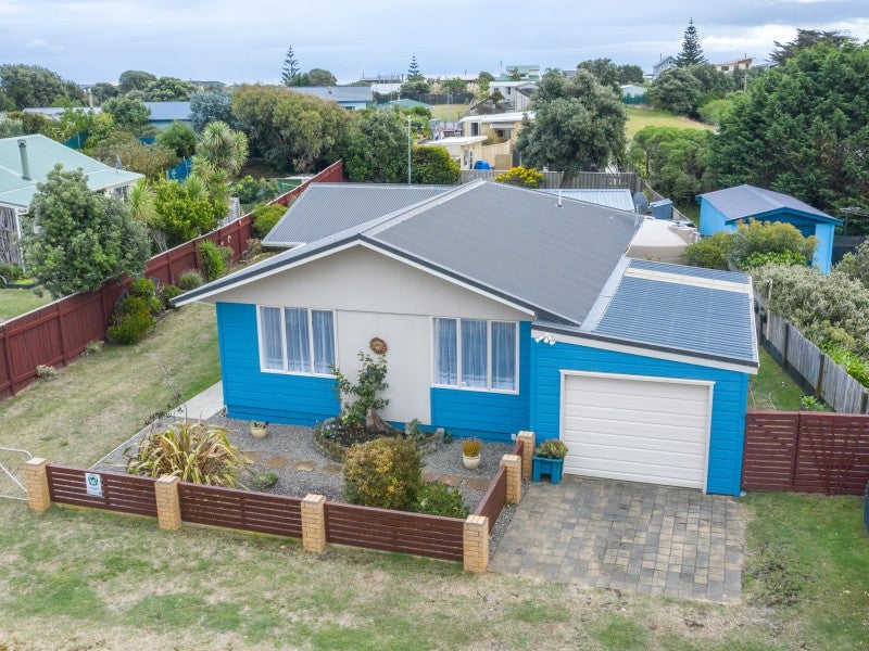 45 Kahukura Avenue, Waitarere Beach, Levin - Carousel 2