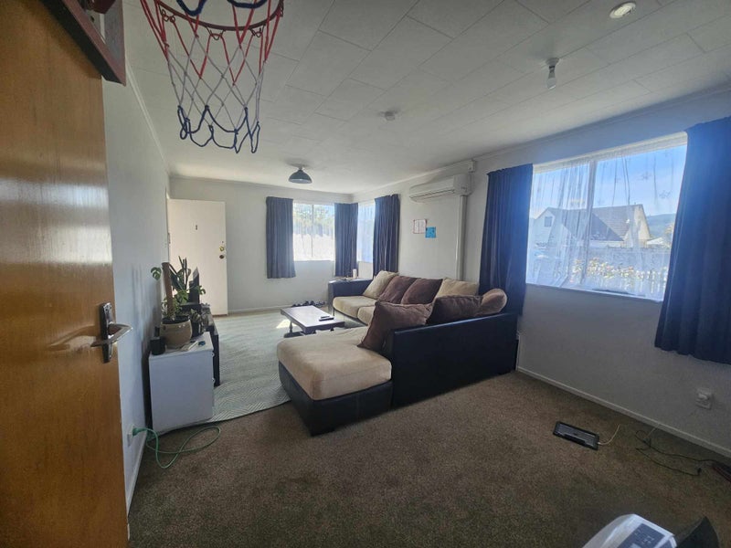 1/728 Fergusson Drive, Elderslea, Upper Hutt - Carousel 2