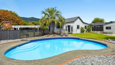 6 Collins Road, Richmond, Richmond - Carousel 1