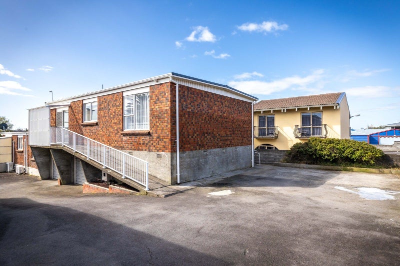 303B Devon Street West, New Plymouth, New Plymouth - Carousel 2