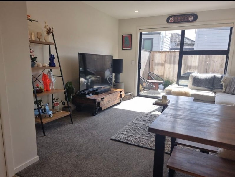 5/489 Riverside Drive, Fairfield, Lower Hutt - Carousel 1