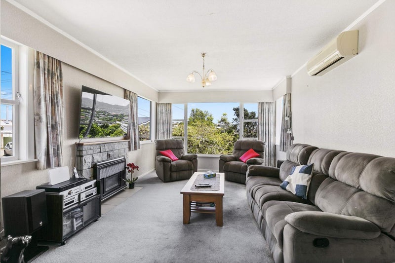 18 Alder Place, Newlands, Wellington - Carousel 2