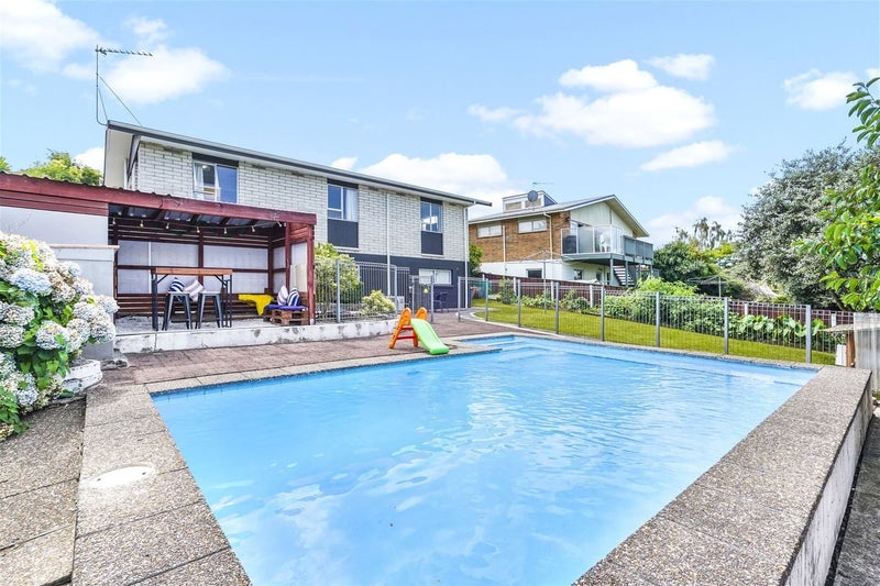 20 Garden Heights Avenue, Glenview, Hamilton - Carousel 1