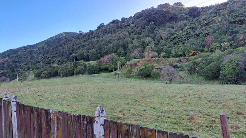 2/7 Utah Grove, Totara Park, Upper Hutt - Carousel 1