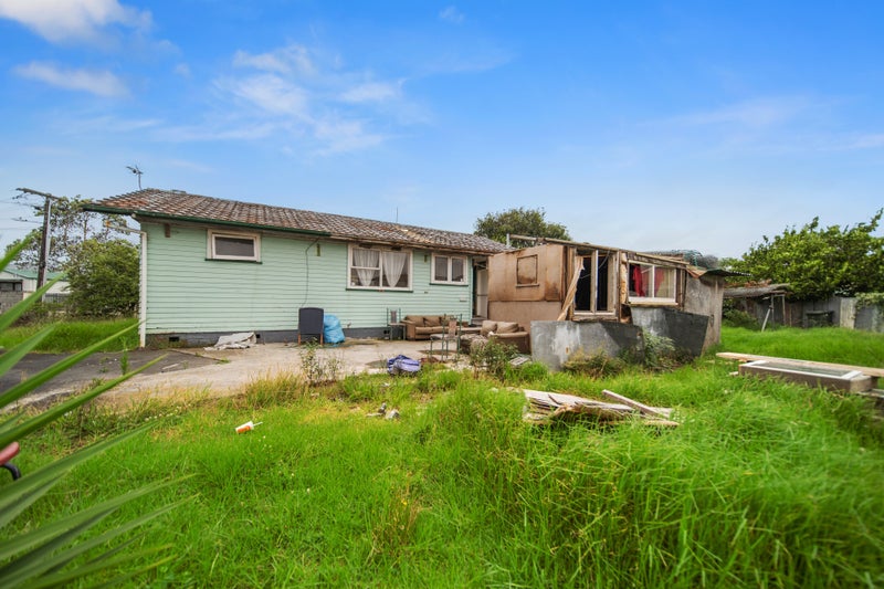 8 Nairn Place, Otara, Auckland - Carousel 2