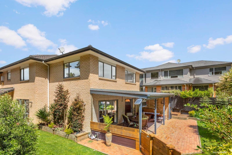 23 Miromiro Street, Greenhithe, Auckland - Carousel 1