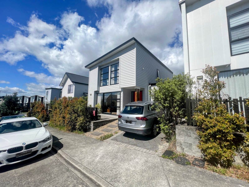 6 Tihema Lane, Westgate, Auckland - Carousel 1